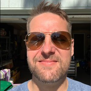 Meet your Posher, Clint